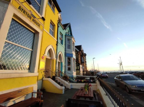 Гостиница Ayrton House Holiday Apartments  Блэкпул